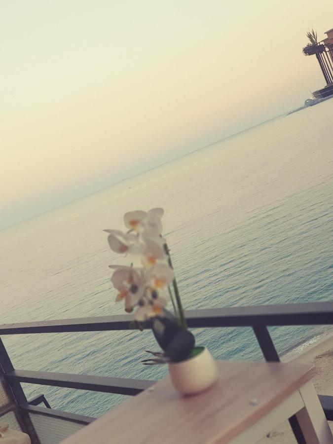 Casa Di Noemi - Seafront With Parking Apartment Savona Luaran gambar