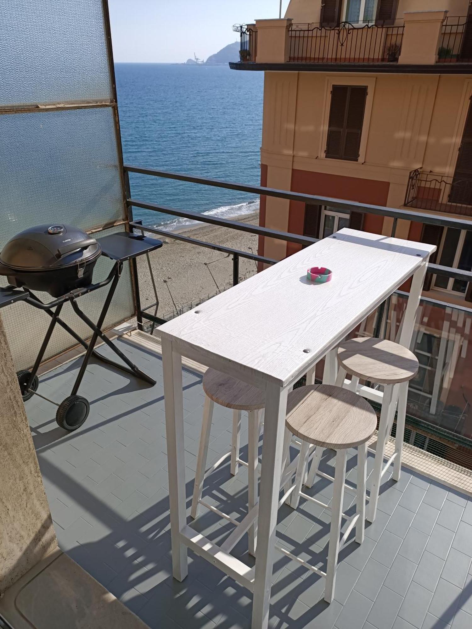 Casa Di Noemi - Seafront With Parking Apartment Savona Luaran gambar